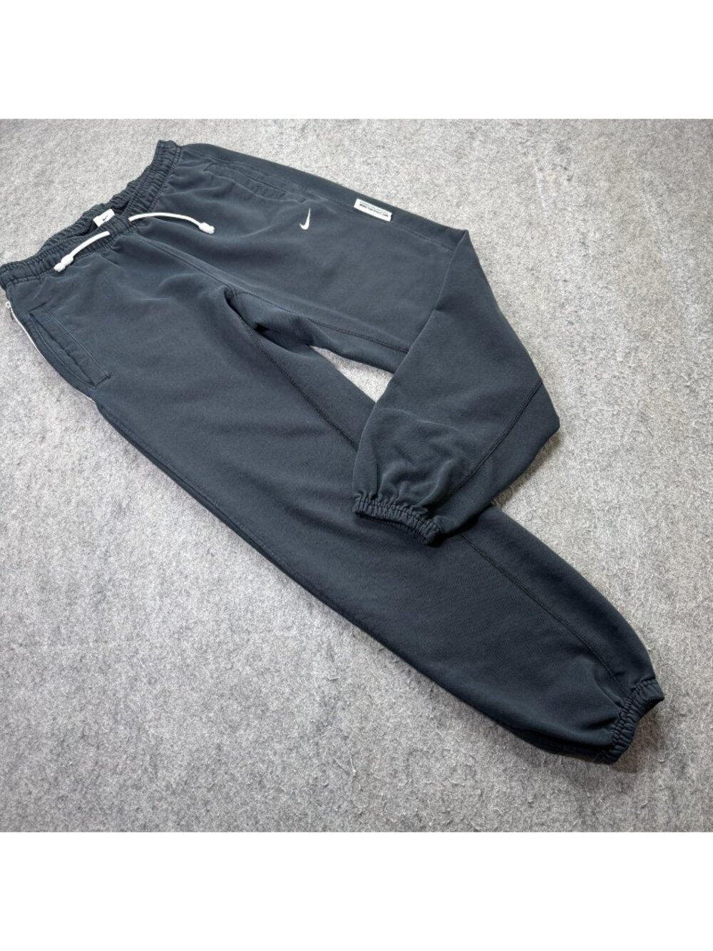 Nike DRI-FIT Standard Issue Pants Men S Black Jogger 29" Cuffed Sweatpant CK6365